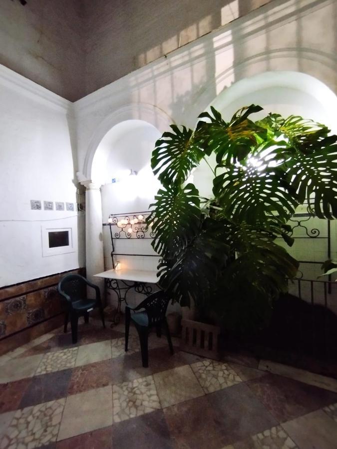 Piso En El Casco Antiguo Con Patio Privado Apartment Seville Luaran gambar