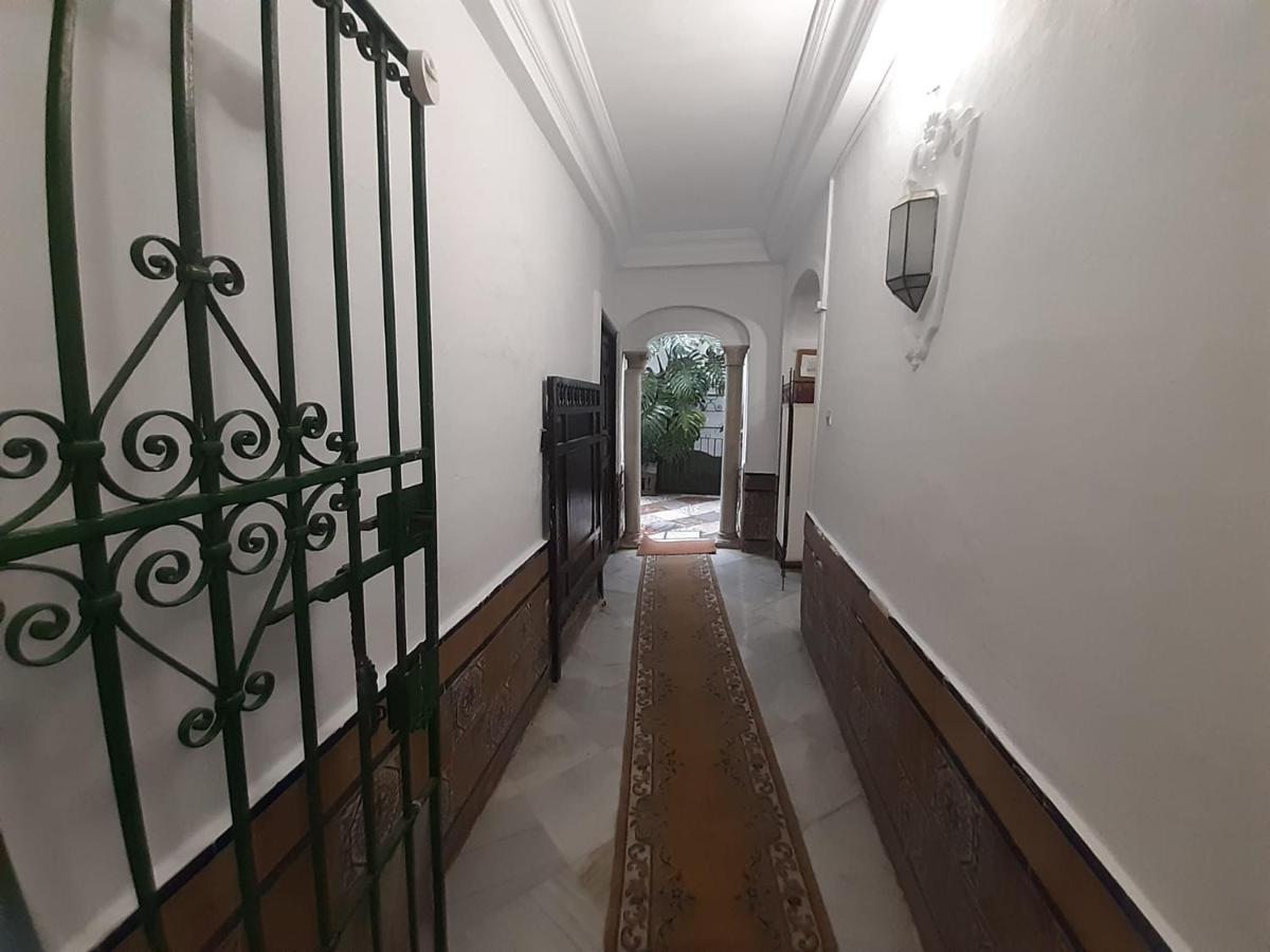 Piso En El Casco Antiguo Con Patio Privado Apartment Seville Luaran gambar